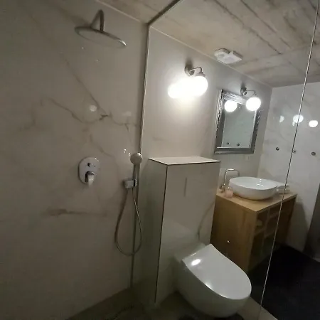 Entrez 4 - Centre Guest house *