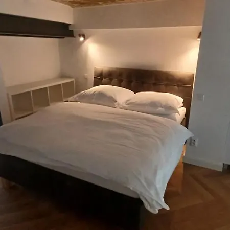 Entrez Bastova - Centre Vendégház