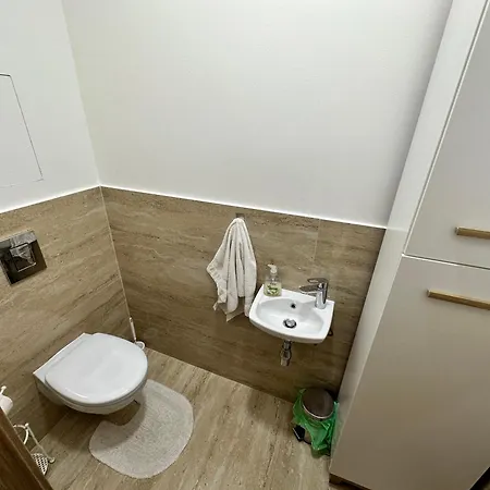 Entrez 4 - Centre Guest house *