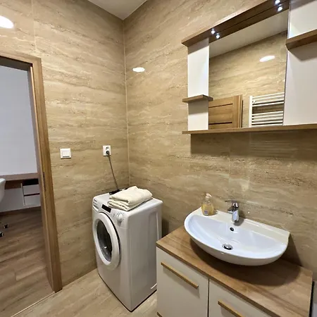 Entrez 4 - Centre *