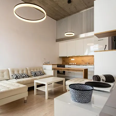Entrez 4 - Centre Guest house *