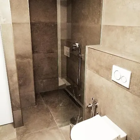 Entrez 4 - Centre * קושיצה