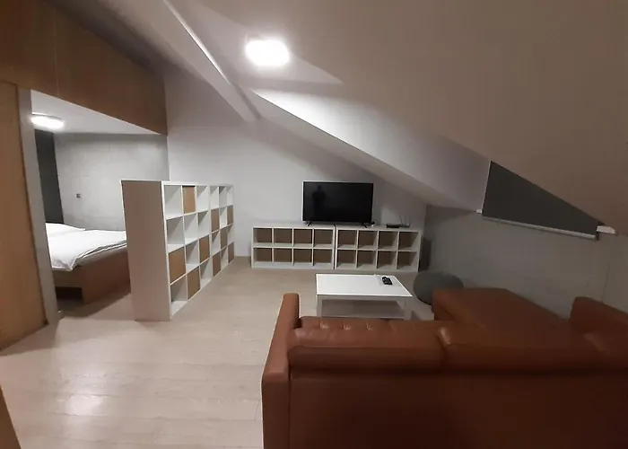 Entrez Bastova - Centre