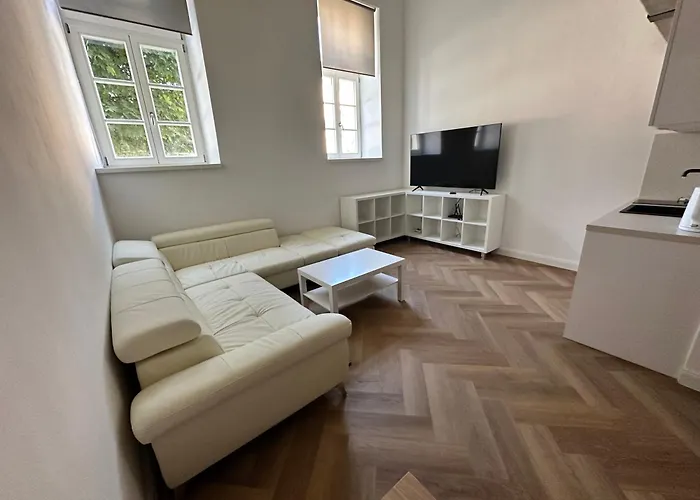 Entrez Baštová - Centre 4*