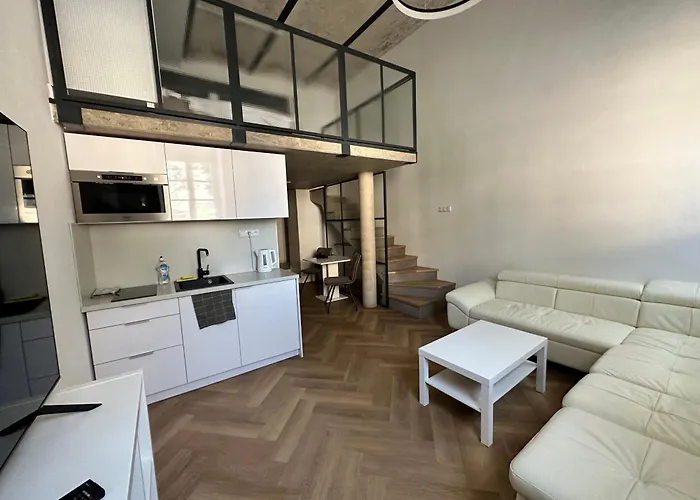 Entrez Bastova - Centre 4* كَشّا