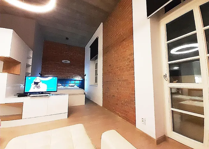 Entrez Baštová - Centre