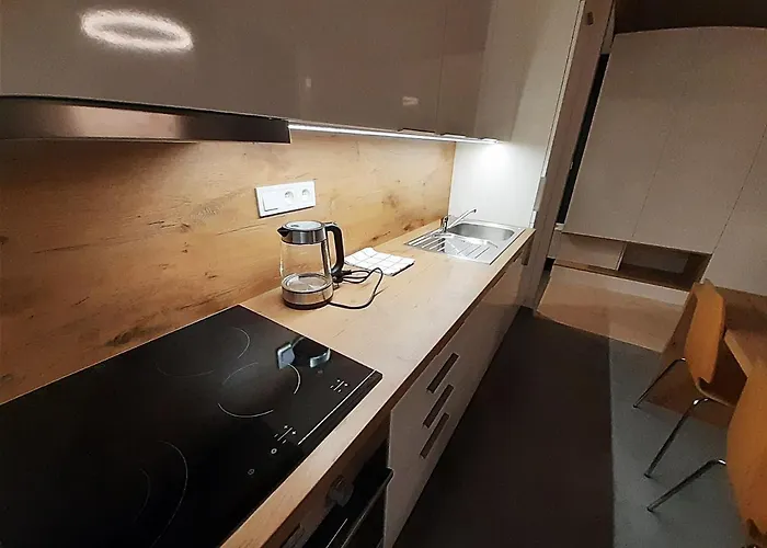 Entrez Baštová - Centre